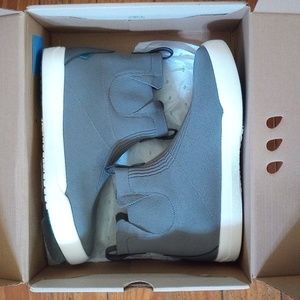 Vessi Mens Weekend Chelsea deck boots concrete gray size 10